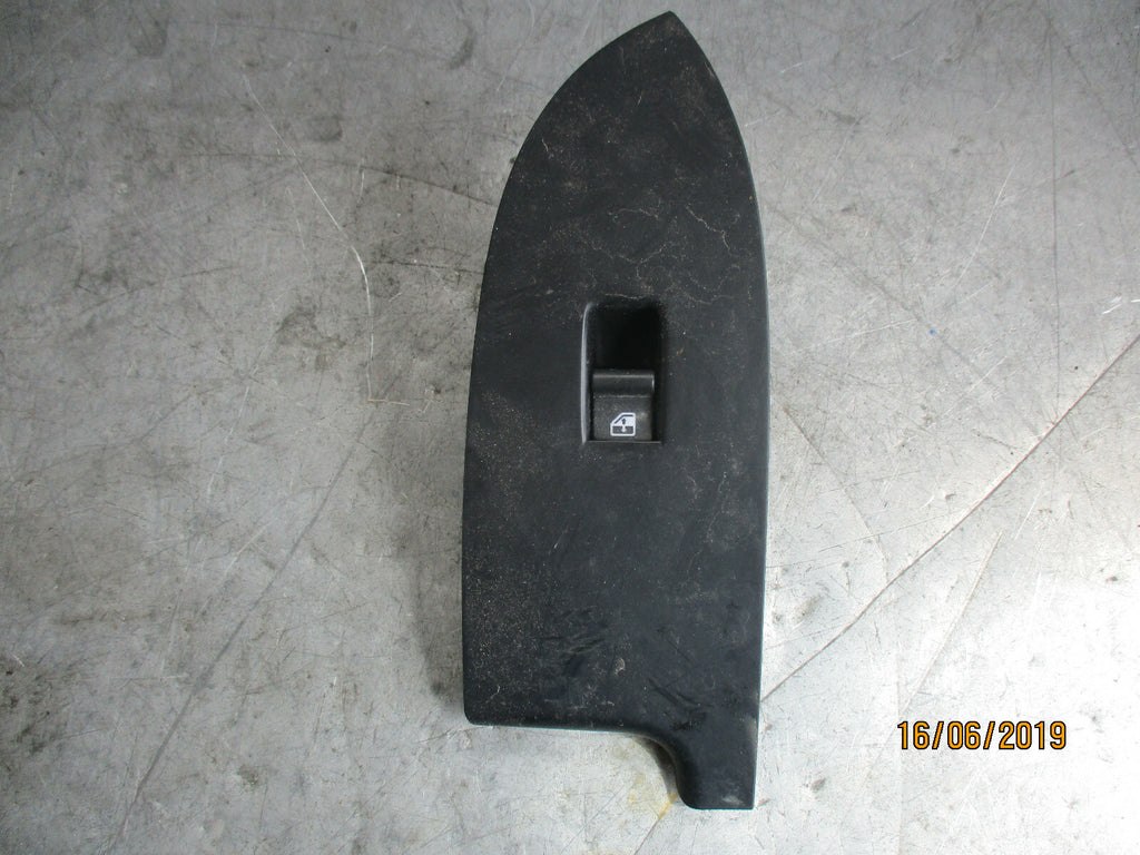 ALFA ROMEO GIULIETTA NSR PASSENGER SIDE REAR WINDOW SWITCH