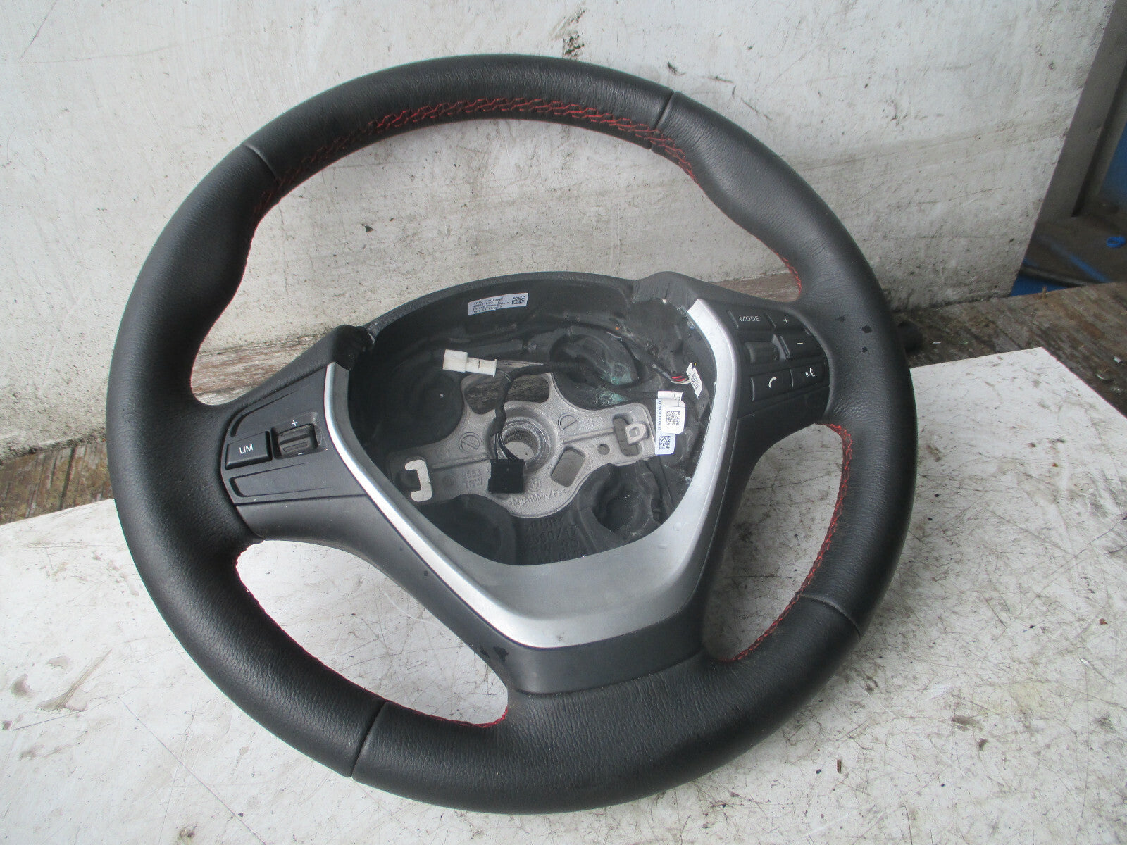 BMW 1 SERIES F20 2018 3 SPOKE MULTIFUNCTION STEERING WHEEL 62560184