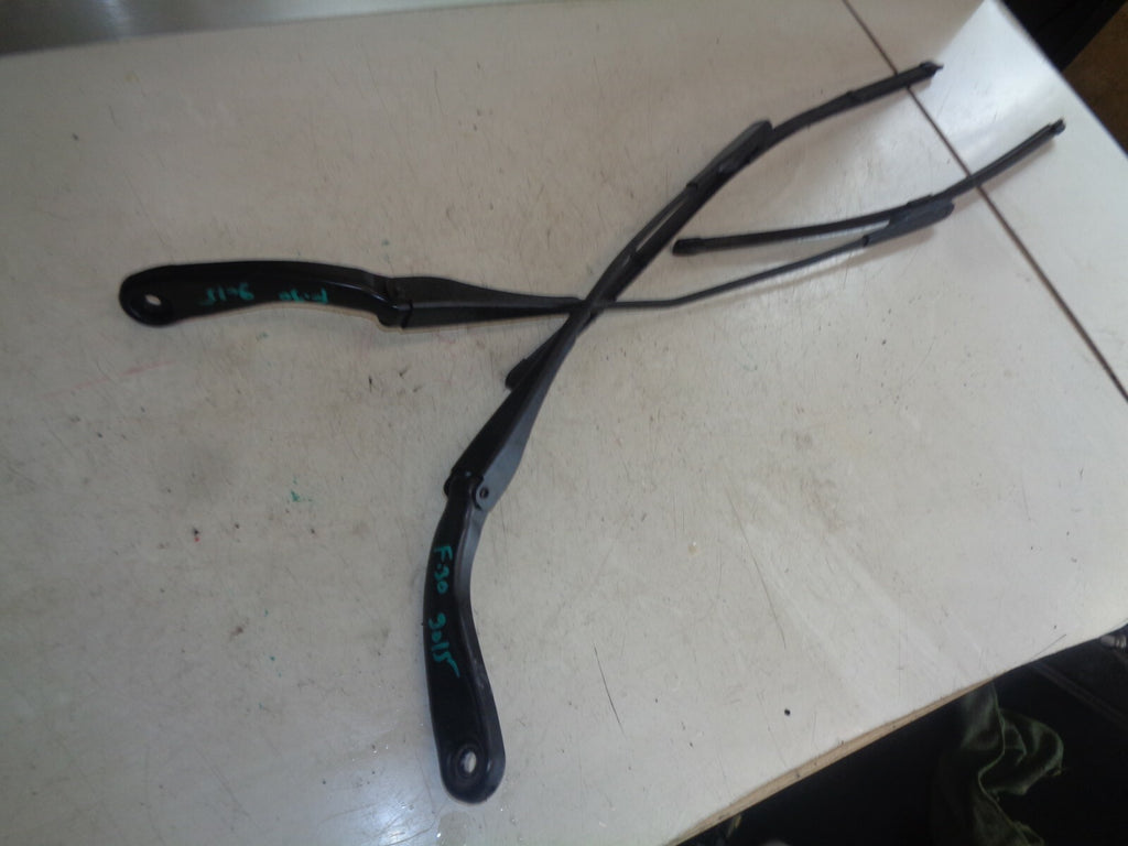 BMW 3 SERIES F30 2015 FRONT WINDSCREEN WIPER ARMS 7260482