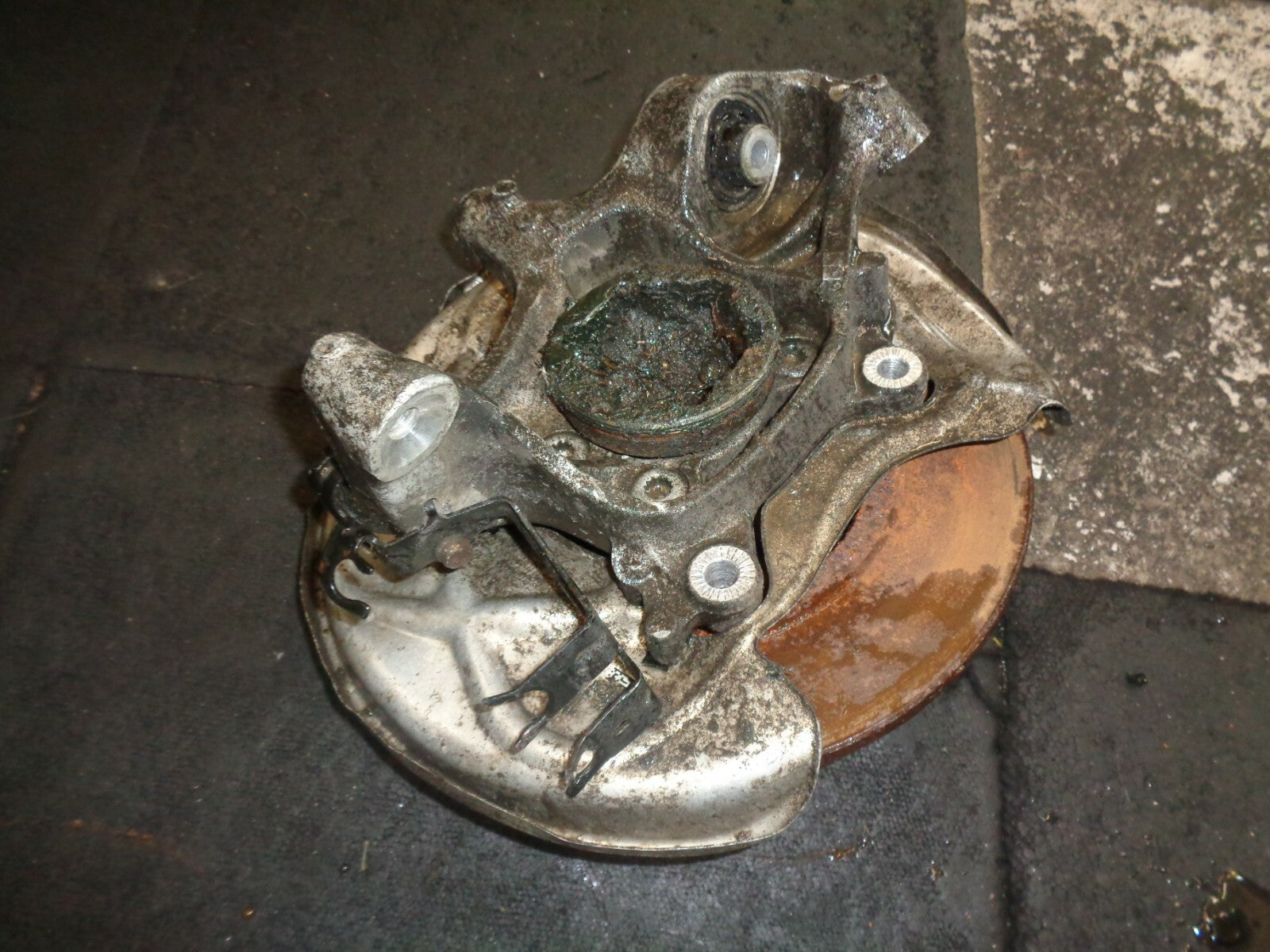 AUDI A5 2017 MK2 8W6  2.0 DIESEL OSR DRIVER REAR WHEEL HUB