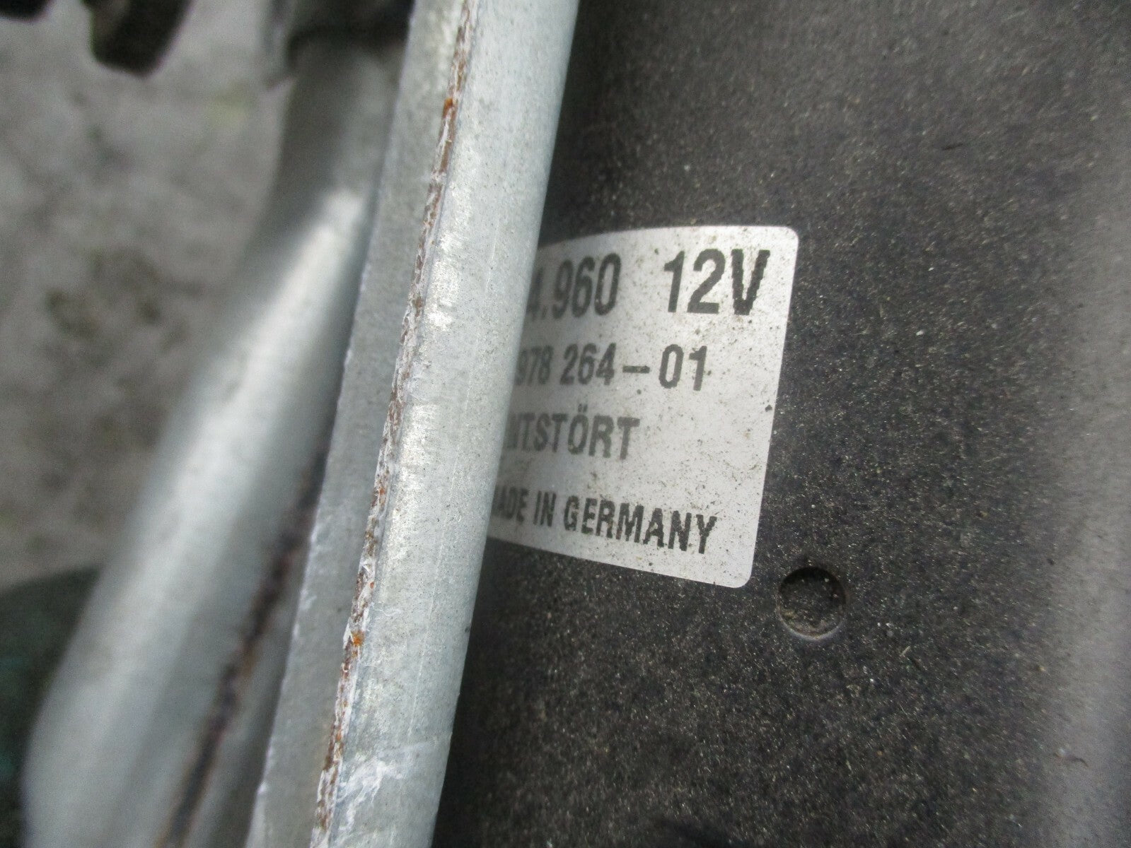 BMW 3 SERIES E90 FRONT WIPER MOTOR WITH LINKAGE MECH 697826401