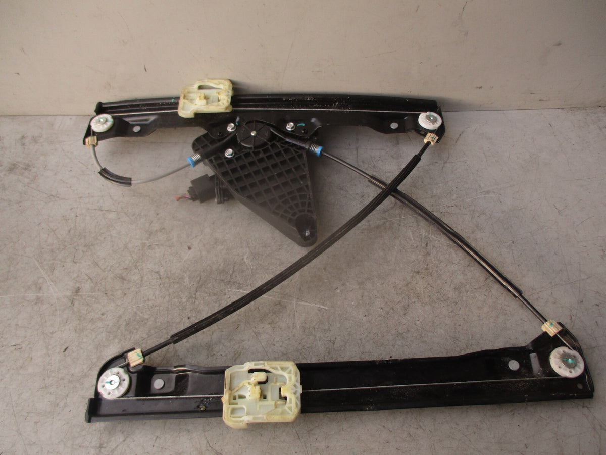 2021 MG HS NSF PASSENGER SIDE FRONT LEFT WINDOW MOTOR & REGULATOR  10367615