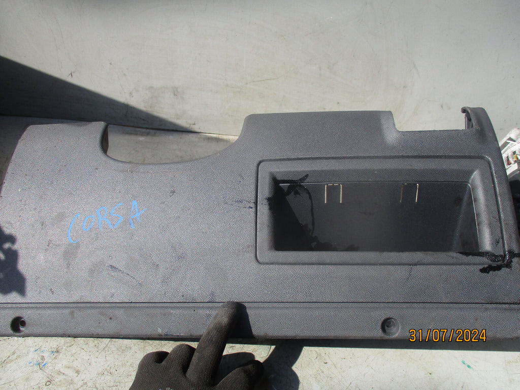 2005 VAUXHALL CORSA C STORAGE TRAY UNDER DASHBOARD 09114396