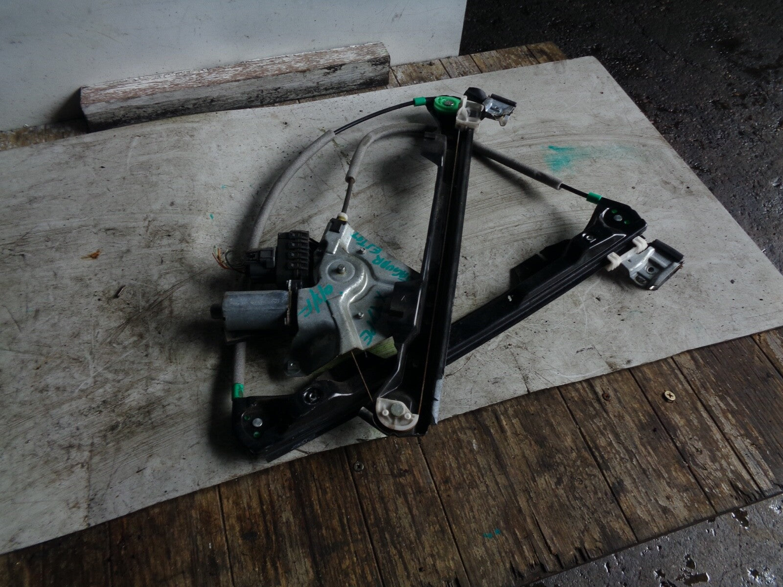JAGUAR X TYPE 2007 ESTATE OSF DRIVER SIDE FRONT WINDOW REGULATOR