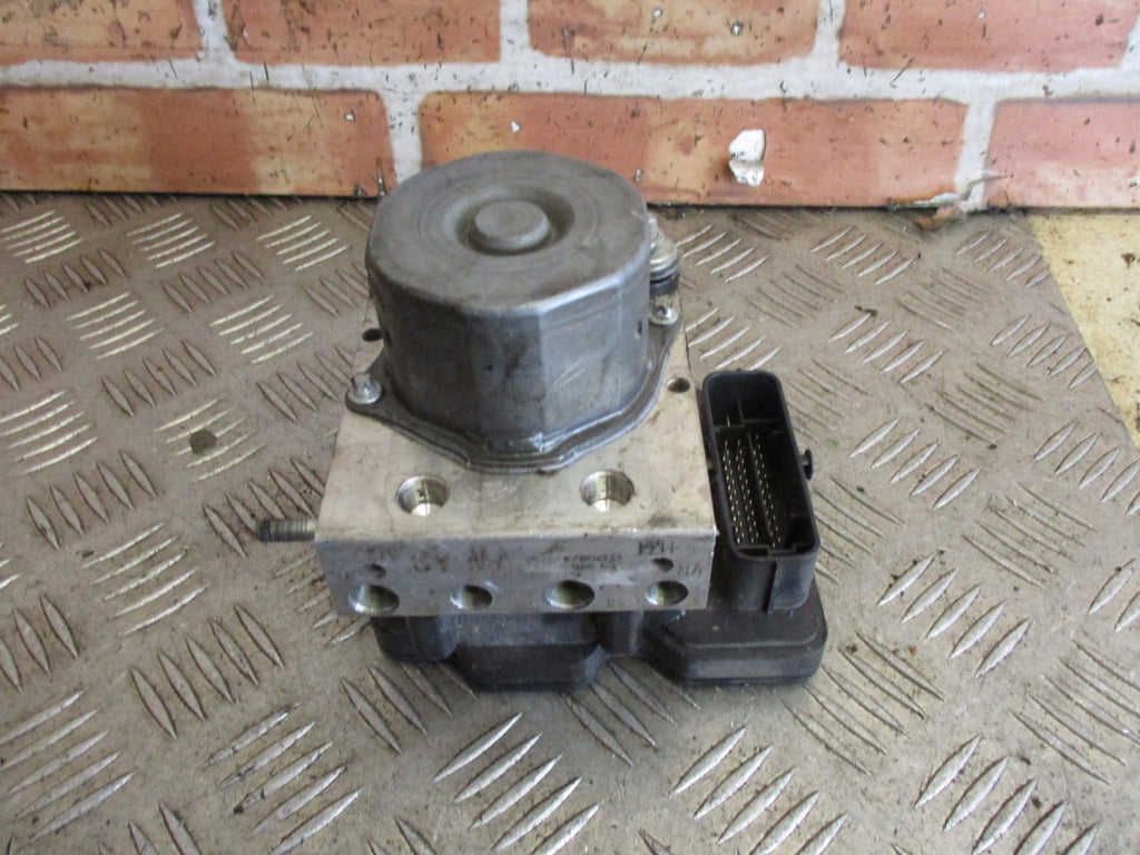 AUDI A1 2013 1.6 TDI DIESEL ABS BRAKE PUMP & CONTROLLER MODULE 6R0907379BA
