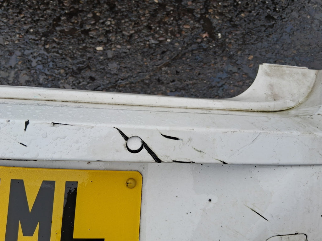 2014 BMW 1 SERIES F20 3 DOOR COMPLETE REAR BUMPER WHITE