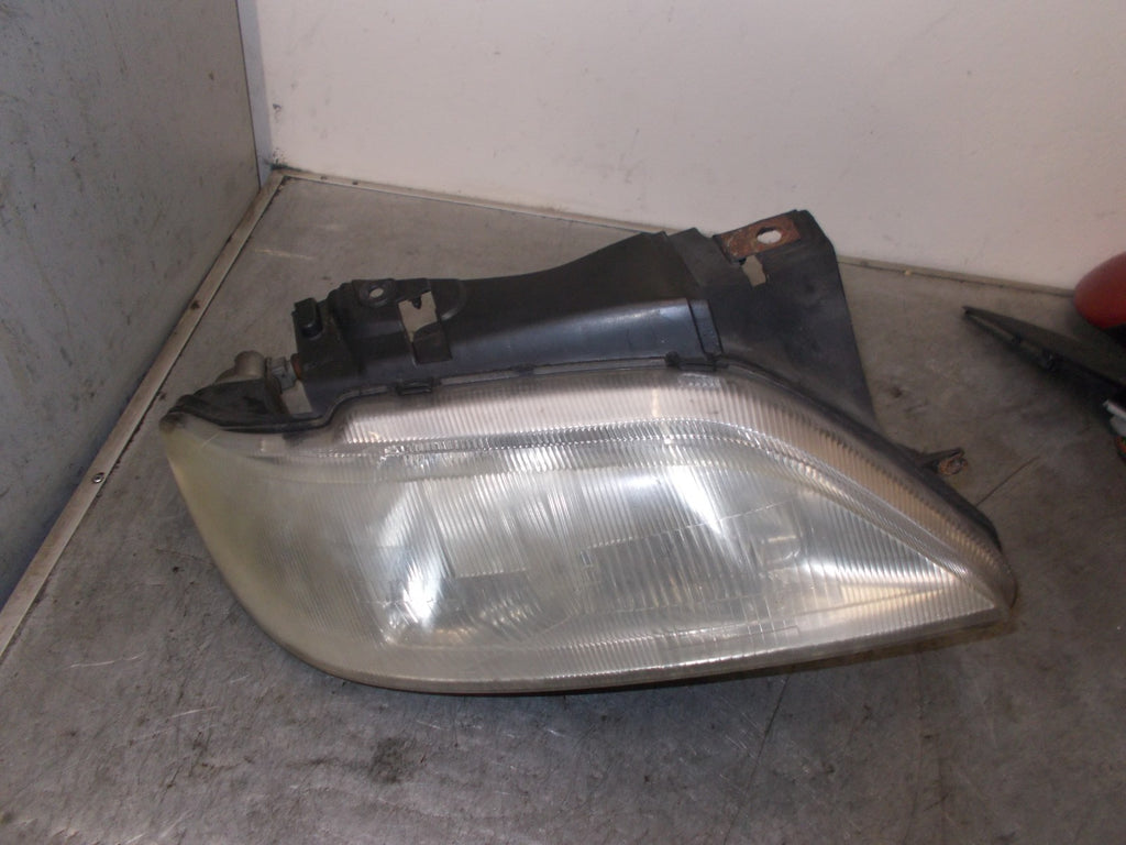CITROEN XSARA 2000 OS DRIVER SIDE HEADLIGHT HEADLAMP 9637019480