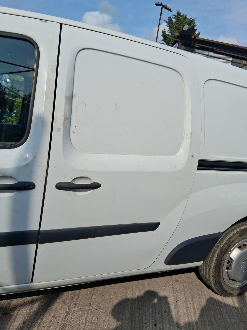 RENAULT KANGOO MK2 2010 NS PASSENGER SIDE COMPLETE SLIDING DOOR WHITE