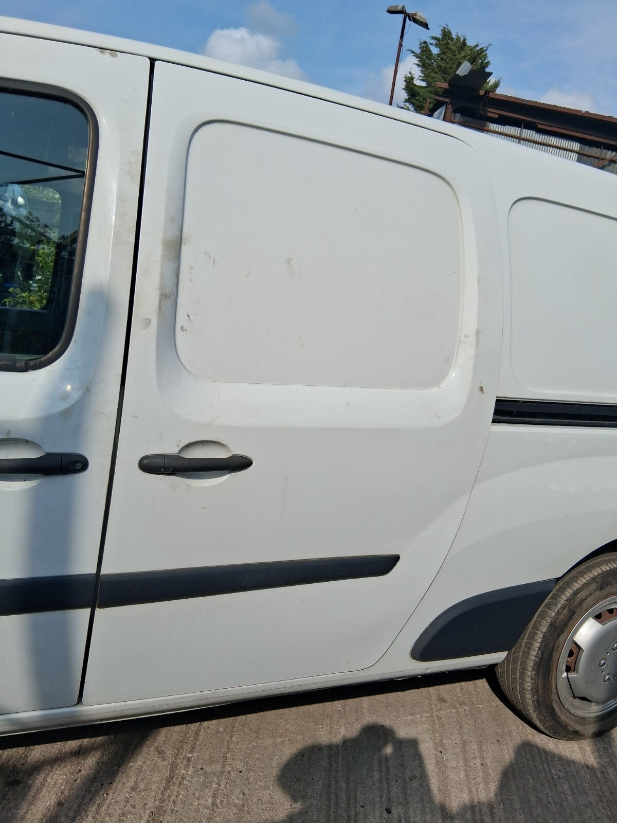 RENAULT KANGOO MK2 2010 NS PASSENGER SIDE COMPLETE SLIDING DOOR WHITE