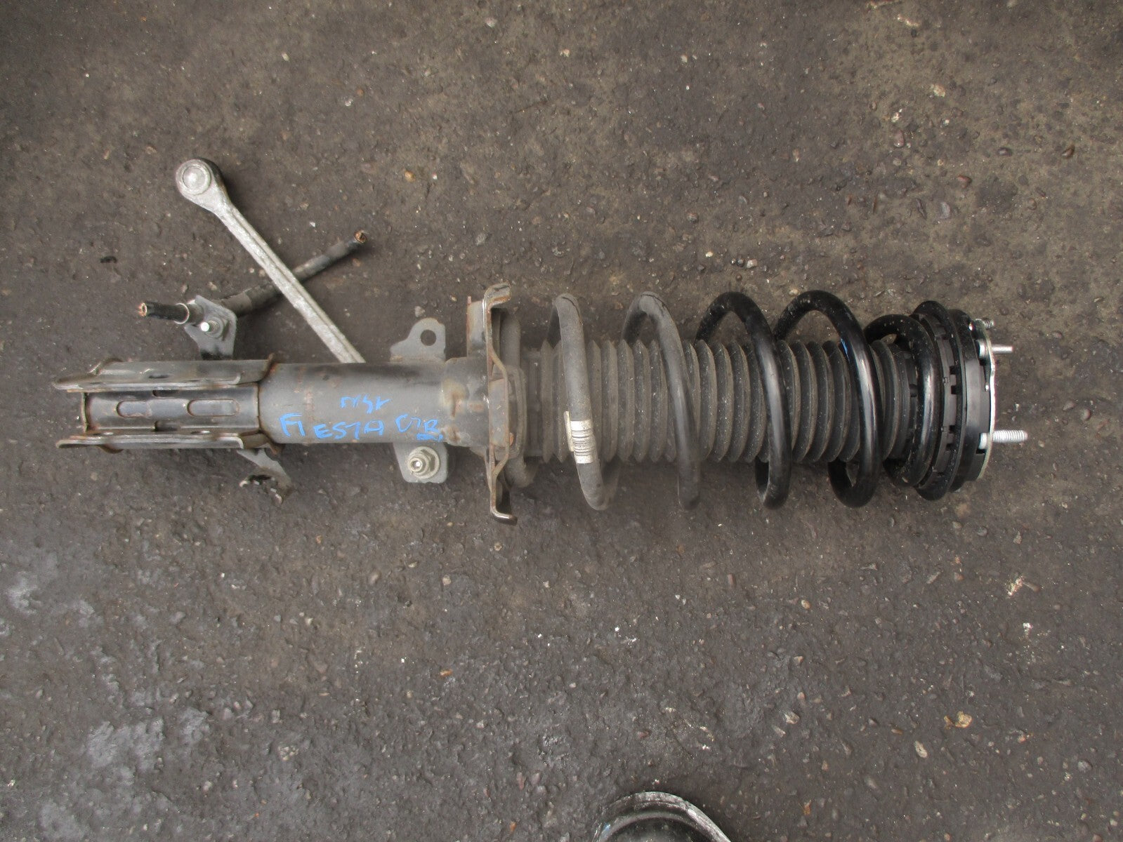 2021 FORD FIESTA 1.0 PETROL NSF PASSENGER FRONT LEFT SHOCK ABSORBER H1BC18K001
