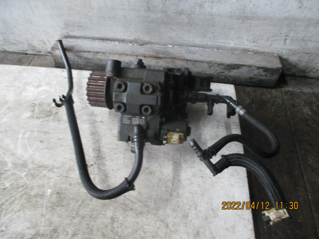 NISSAN JUKE 2013 1.5 DIESEL INJECTION PUMP 8201100115