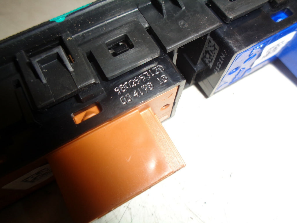 PEUGEOT 208 2012 ANTI SLIP SWITCH ECO SWITCH PANEL 98029931ZD