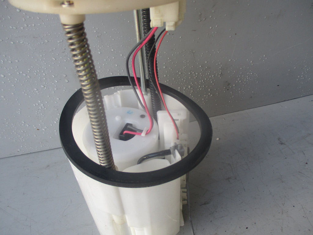 MITSUBISHI ASX 2015 PETROL IN TAKE FUEL PUMP SENDER 1760A156 / 1019620652