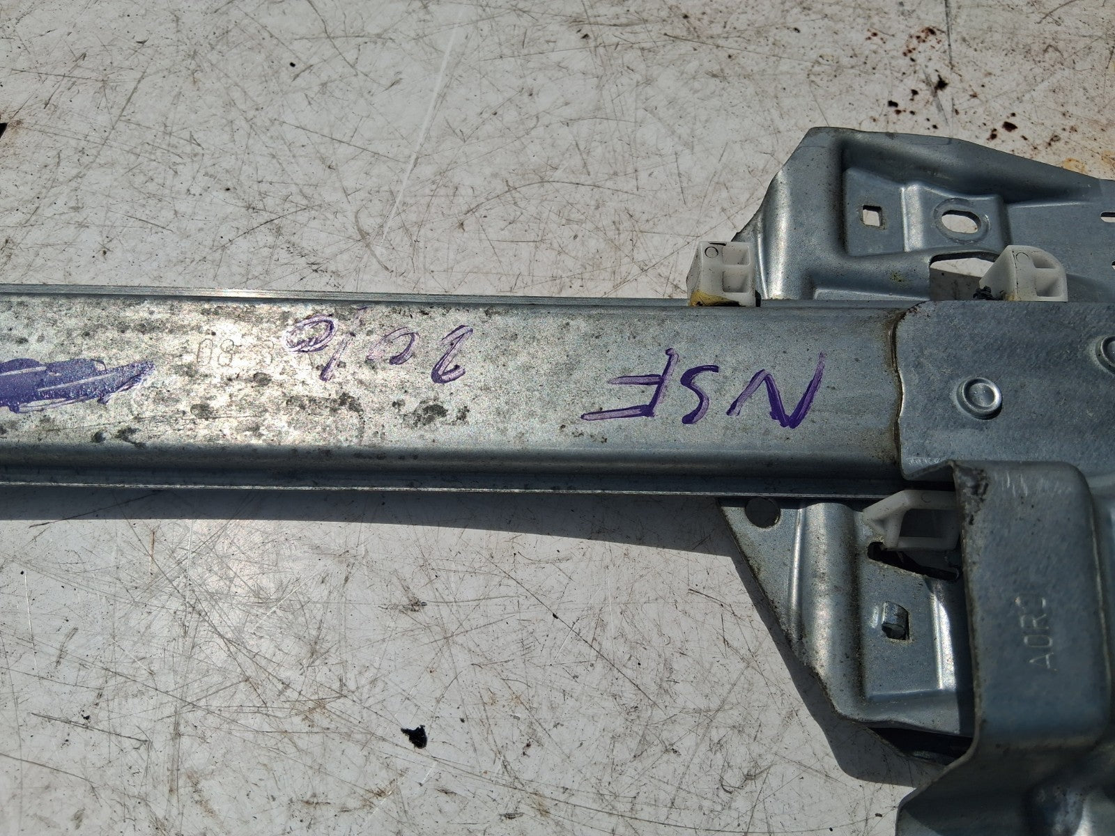 2010 MERCEDES SPRINTER W906 NSF PASSENGER SIDE FRONT WINDOW MOTOR & REGULATOR