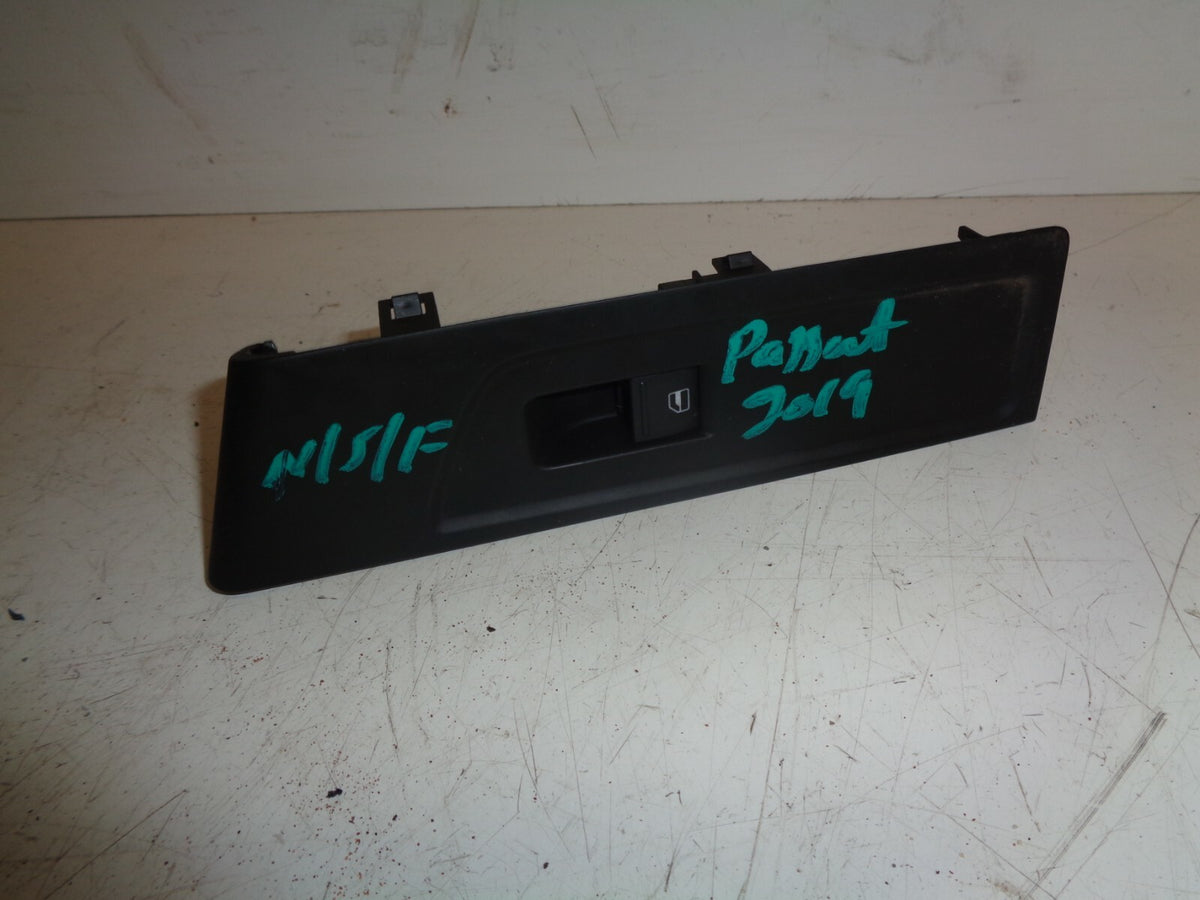 VW VOLKSWAGEN PASSAT B7 2014 NSF PASSENGER SIDE FRONT DOOR WINDOW SWITCH + TRIM