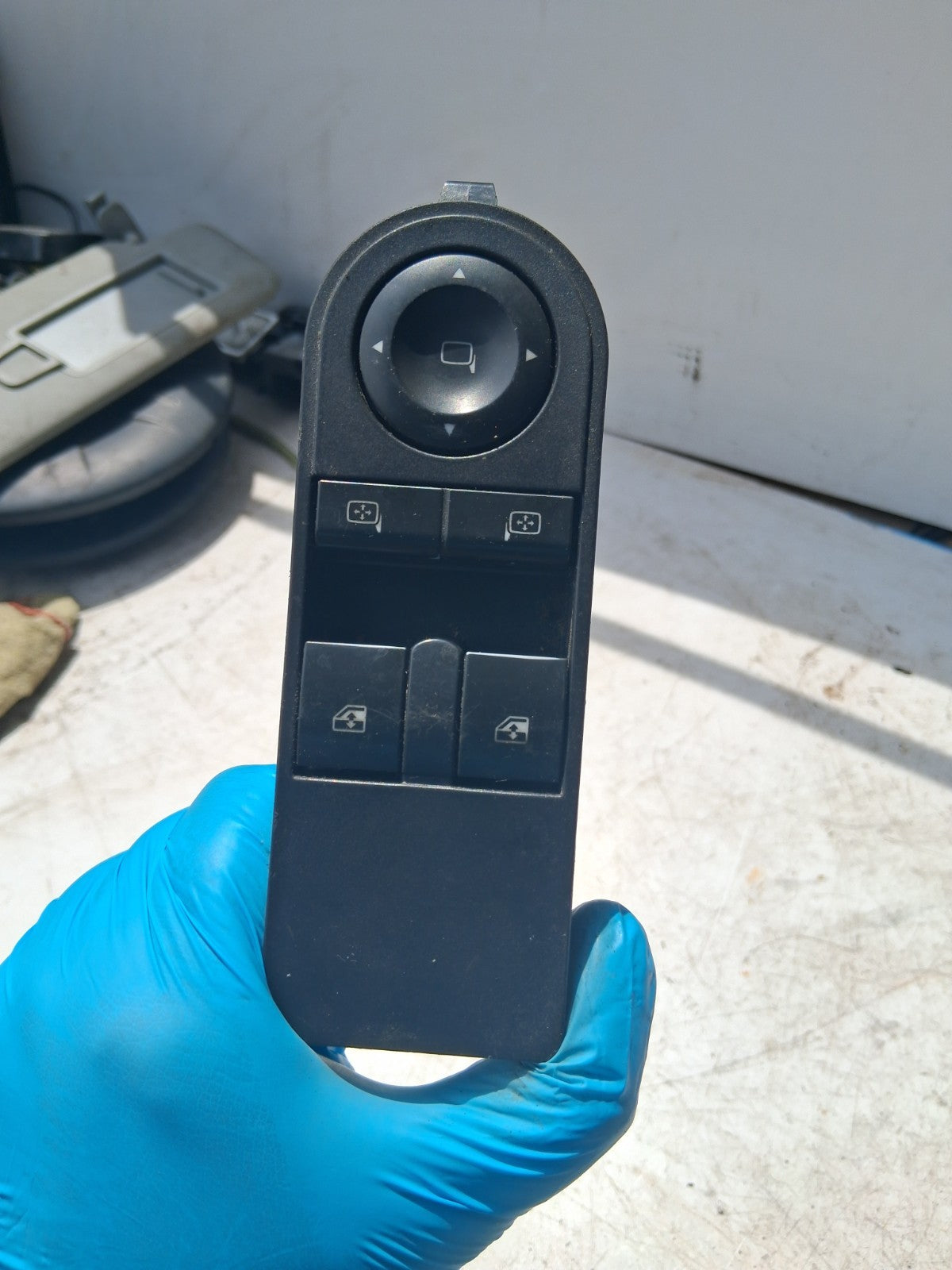 2008 VAUXHALL ZAFIRA B OSF DRIVER SIDE FRONT RIGHT WINDOW SWITCH 13228706