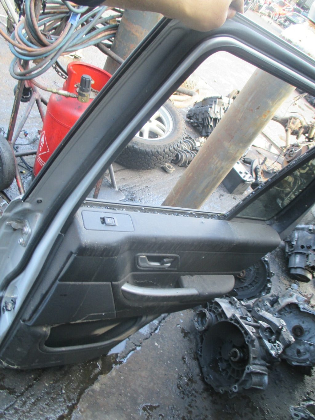 RANGE ROVER SPORT 2005 L320 OSR OFF SIDE REAR DOOR SILVER COMPLETE
