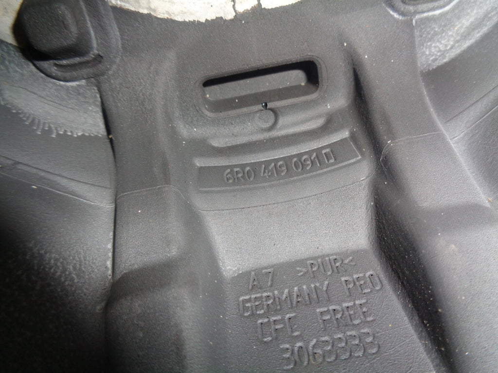 VW VOLKSWAGEN POLO 2014 6R 1.2 PETROL 3 SPOKE STEERING WHEEL 6R04190910