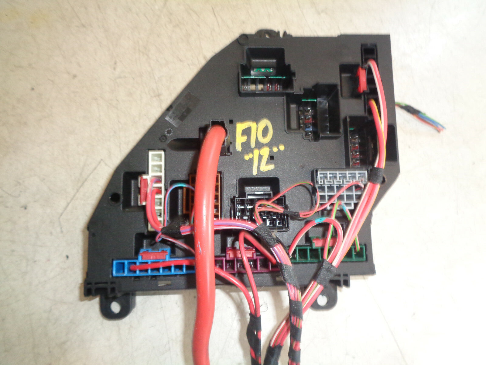BMW 5 SERIES F10 2012 FRONT POWER DISTRIBUTION FUSE BOX 9264923