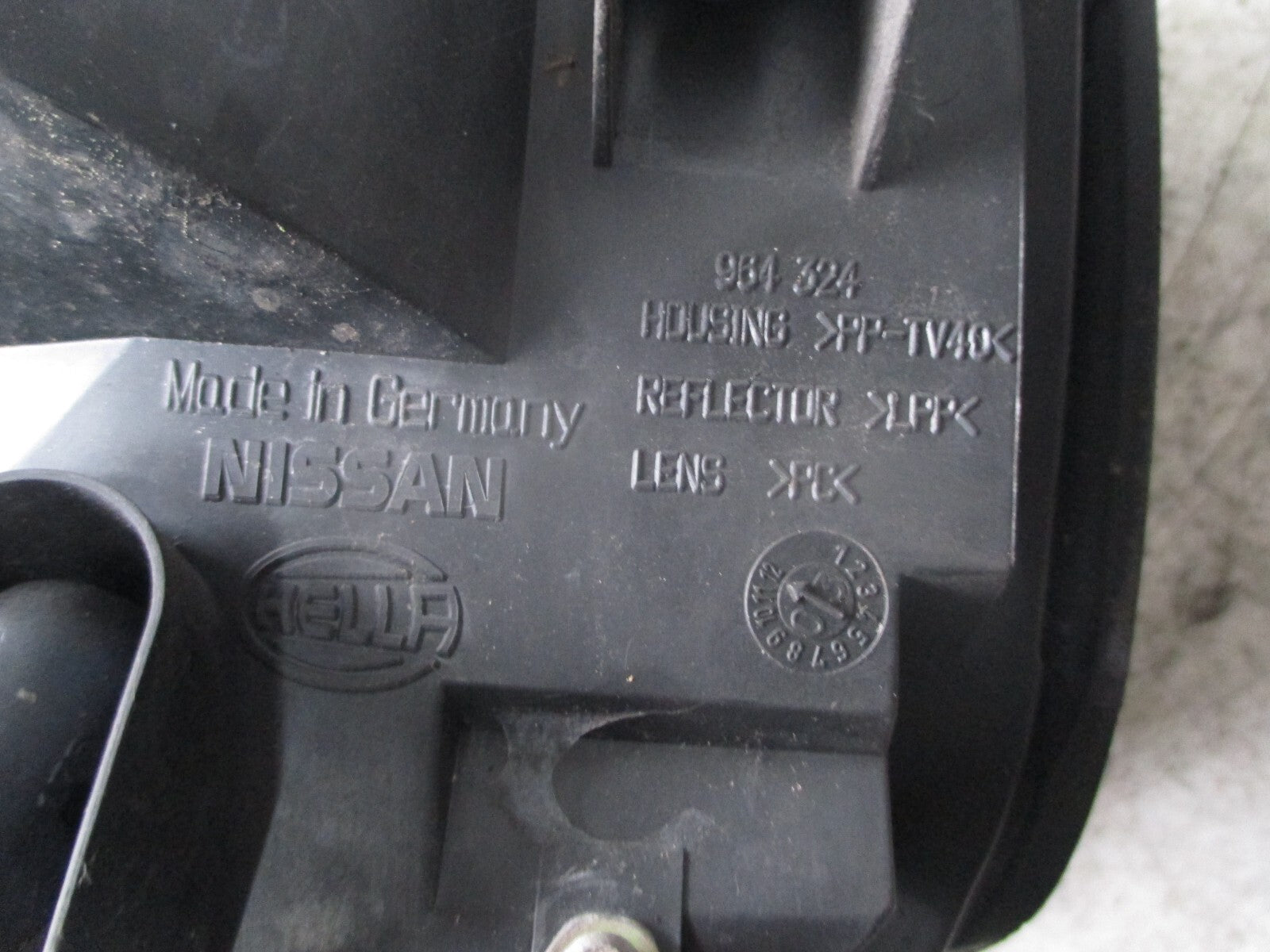 NISSAN ALMIRA 2004 OSF DRIVER SIDE HEADLIGHT