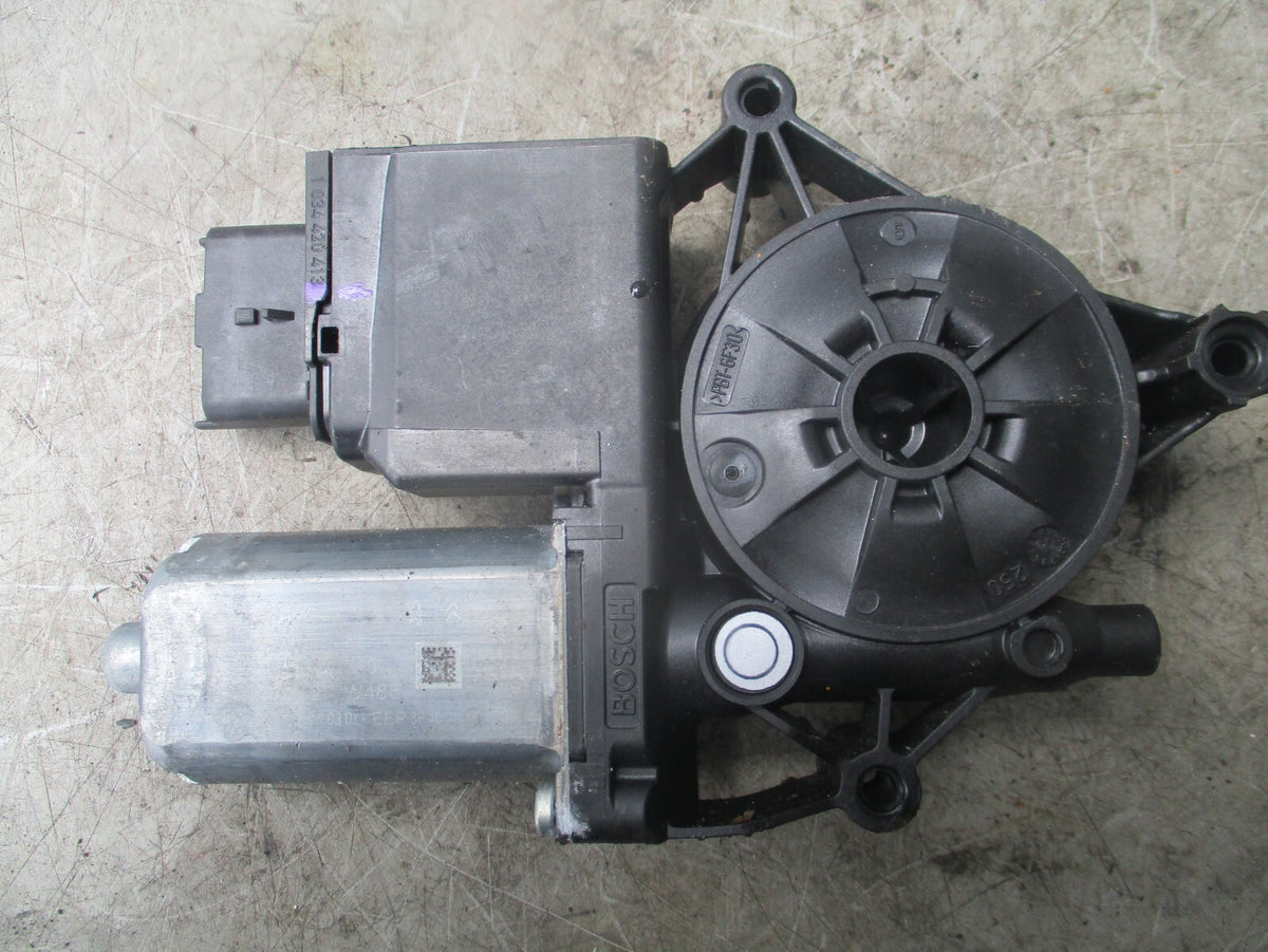 2013 PEUGEOT 5008 OSF FRONT DRIVING SIDE DOOR WINDOW REGULATOR MOTOR 9837832880