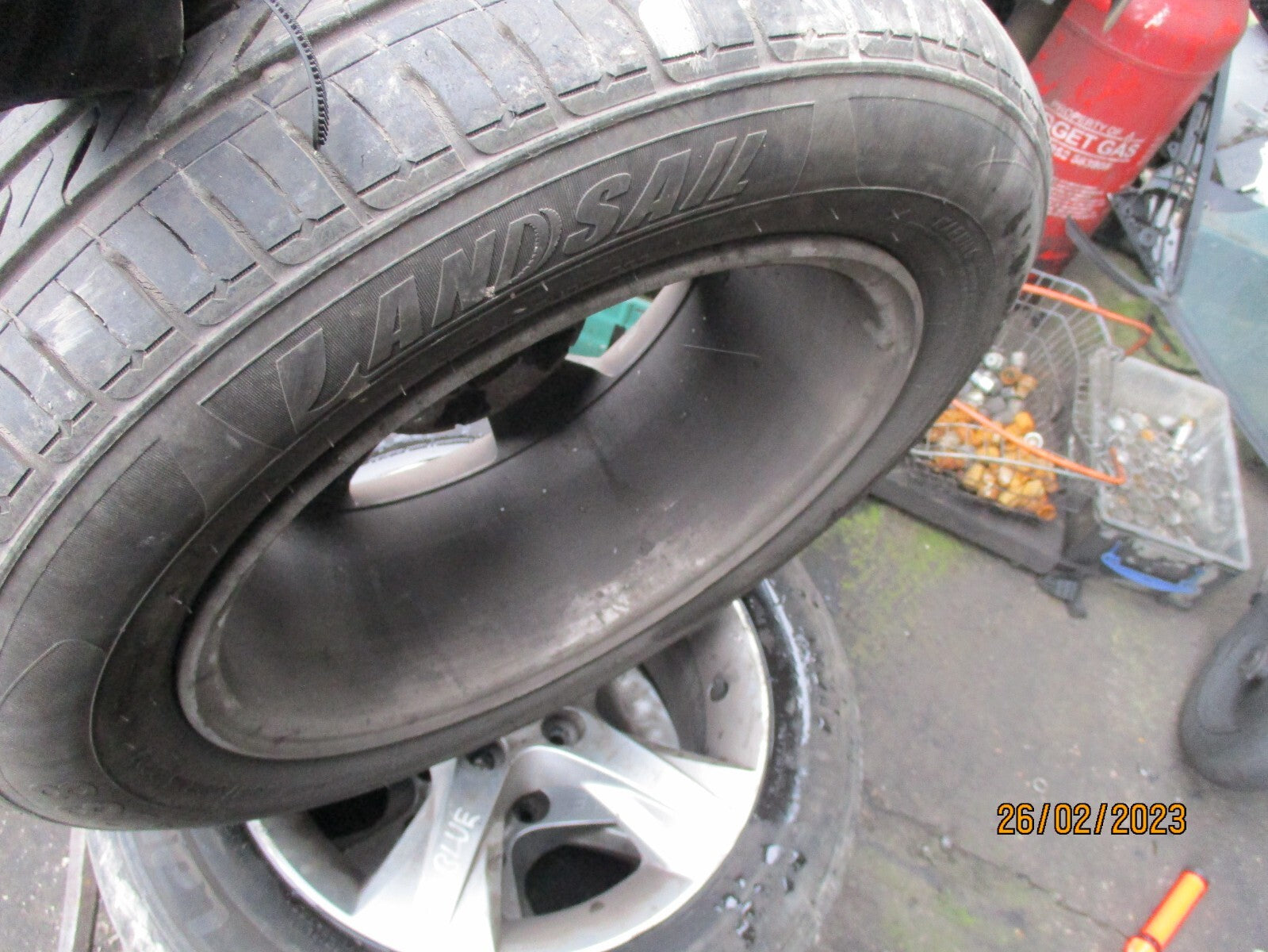 HYUNDAI I40 2012 16 INCH ALLOY WHEEL WITH TYRE 205/60R16 REF 2