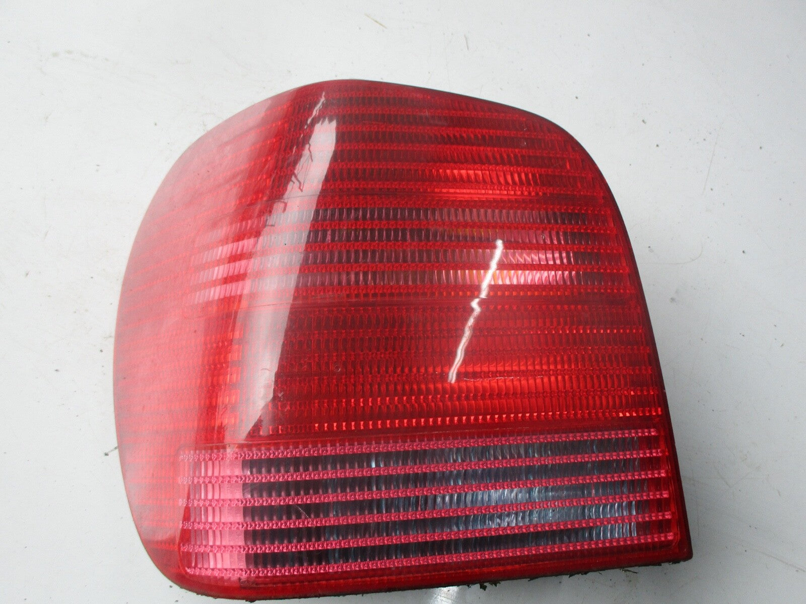 VW VOLKSWAGEN POLO 6N2 OFF DRIVER SIDE REAR LIGHT OSR 6N0945257B