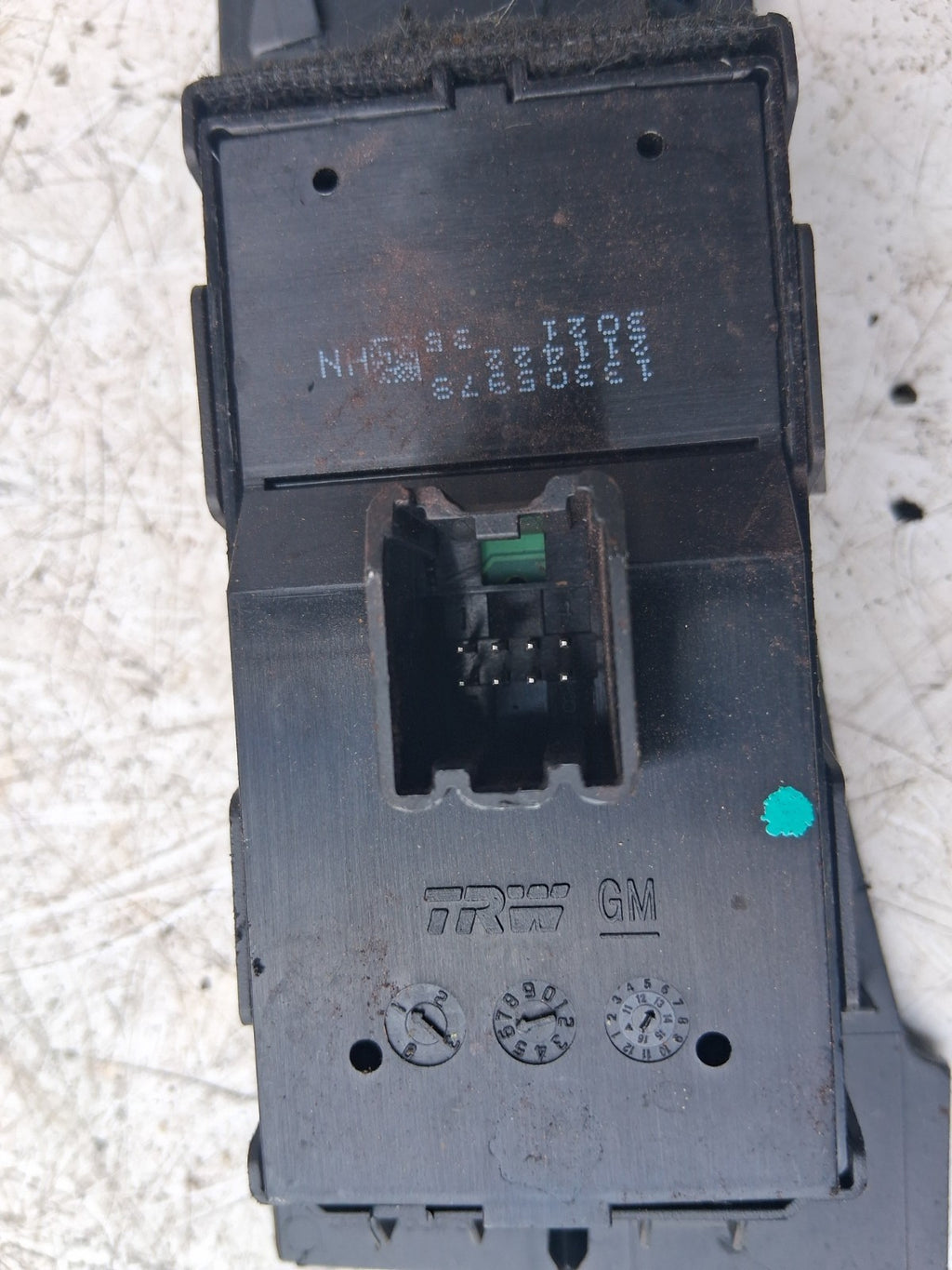 2013 VAUXHALL ASTRA J OSF DRIVER SIDE FRONT RIGHT WINDOW SWITCH 13305978