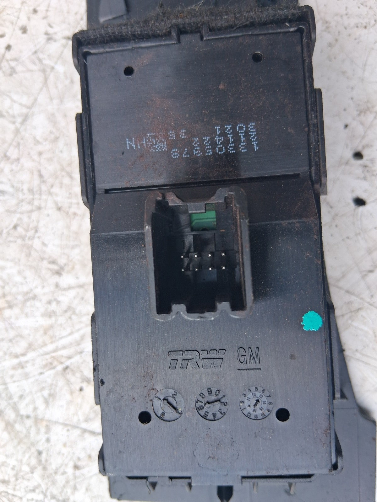 2013 VAUXHALL ASTRA J OSF DRIVER SIDE FRONT RIGHT WINDOW SWITCH 13305978