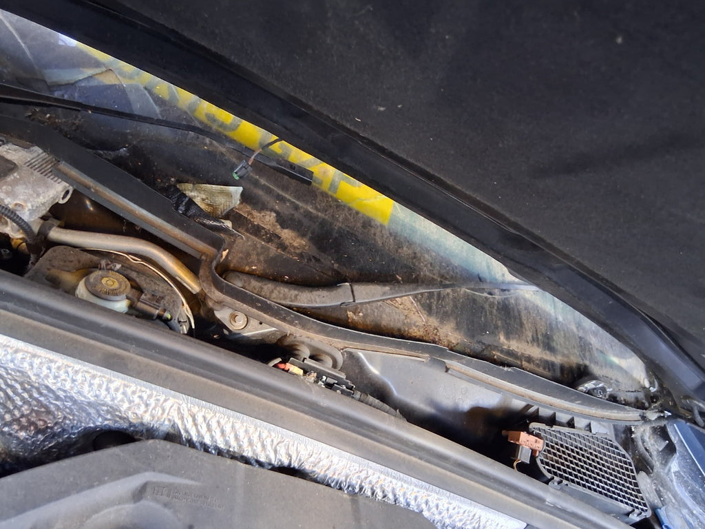 2015 AUDI A5 HATCHBACK FRONT WINDSCREEN WIPER MOTOR & LINKAGE