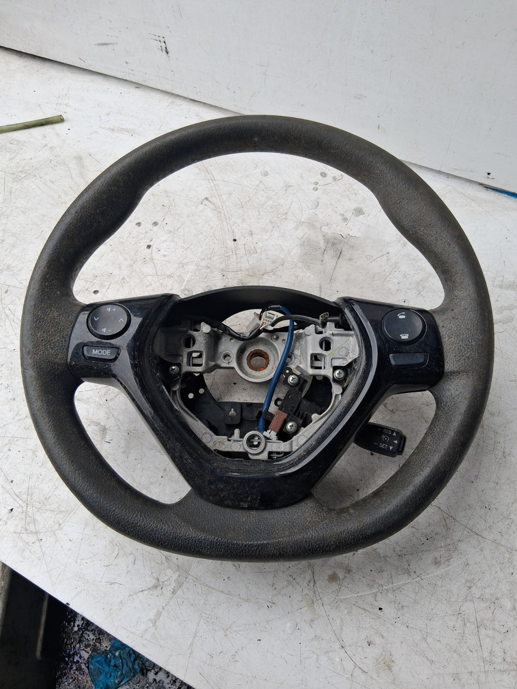 2020 TOYOTA AYGO MK2 3 SPOKE MULTIFUNCTION LEATHER STEERING WHEEL 451000H050
