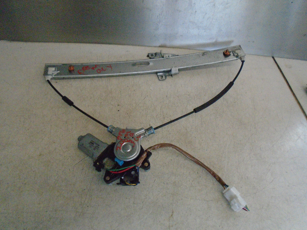 MAZDA PREMACY 2003 OS DRIVER SIDE FRONT WINDOW MOTOR REGULATOR 8620400014