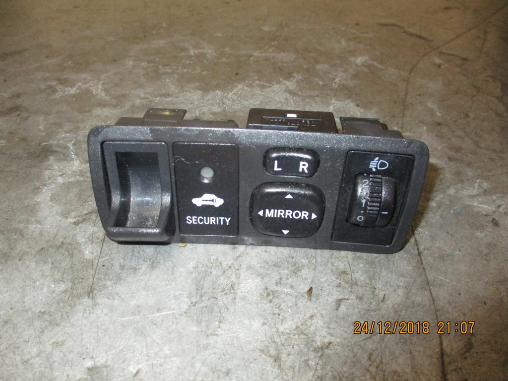 TOYOTA COROLLA 2005 WING MIRROR CONTROL SWITCH 183574