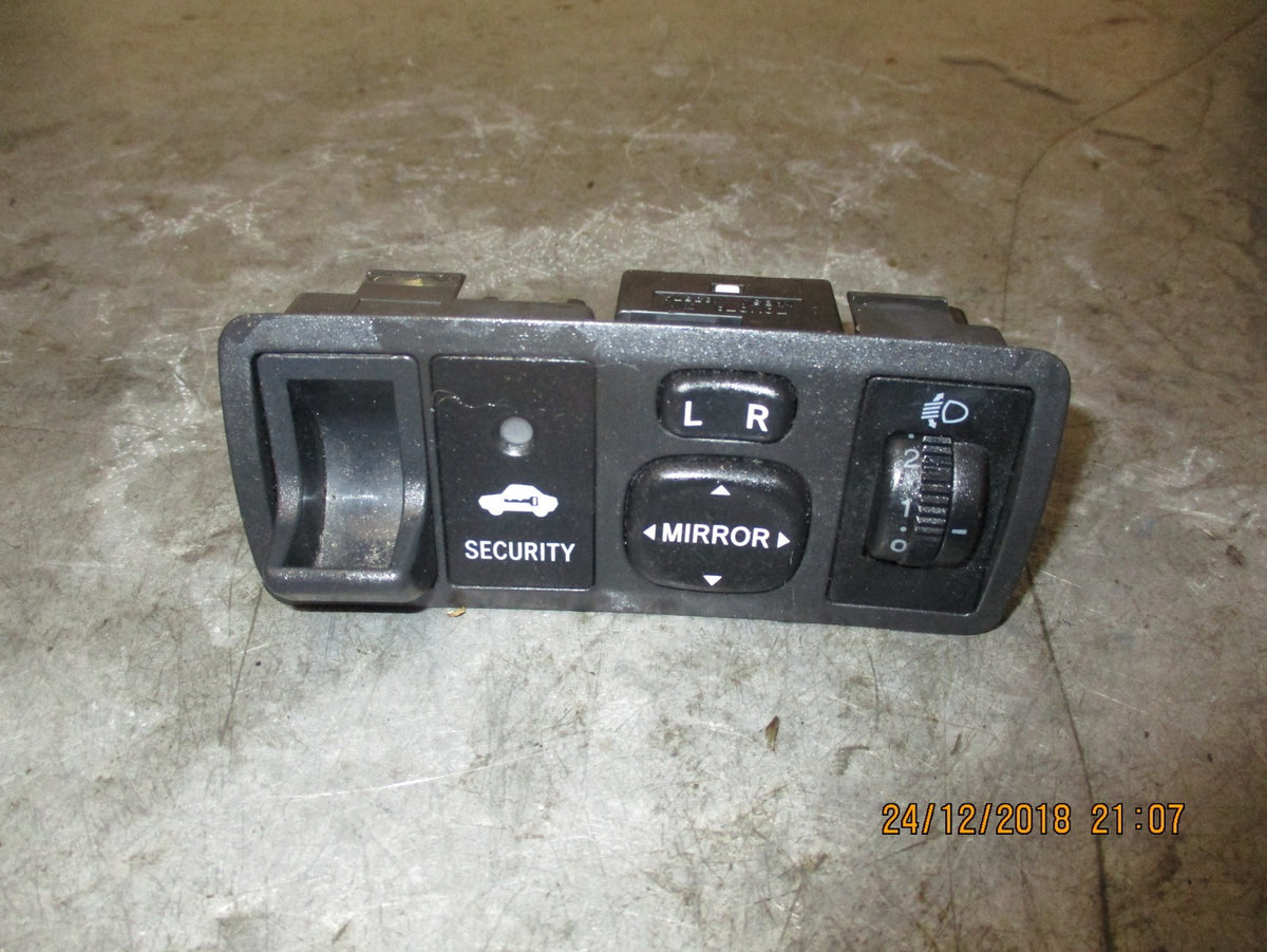 TOYOTA COROLLA 2005 WING MIRROR CONTROL SWITCH 183574