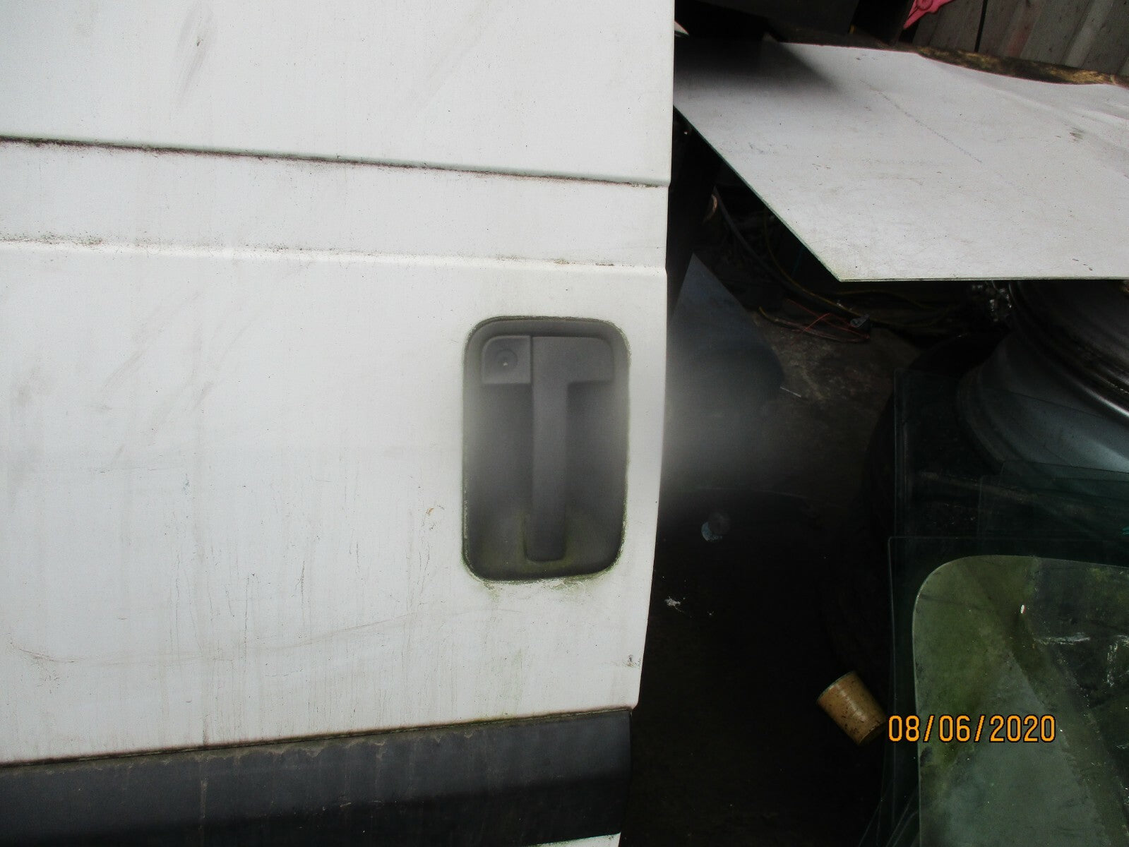 PEUGEOT EXPERT VAN 2006 OS DRIVER SIDE SLIDING SLIDE DOOR HINGE LOCK WHITE