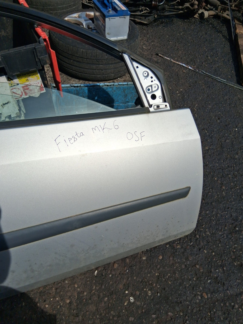 2006 FORD FIESTA MK6 OSF DRIVER SIDE FRONT RIGHT COMPLETE DOOR SILVER