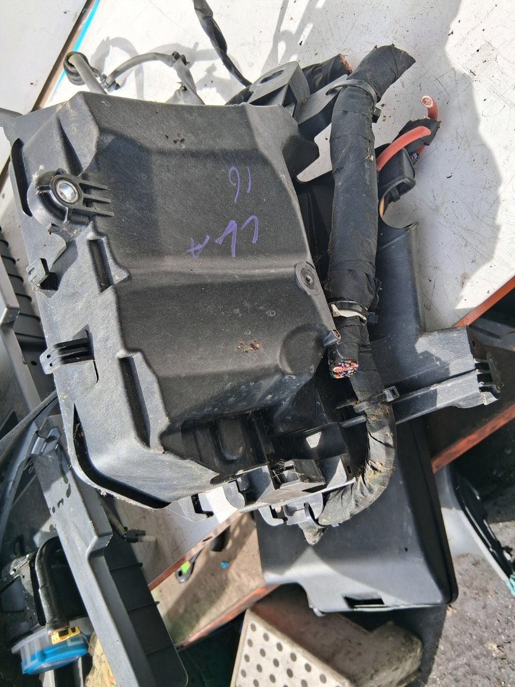 MERCEDES BENZ CLA 2016 C117 2.1 DIESEL RELAY FUSE BOX ASSEMBLY