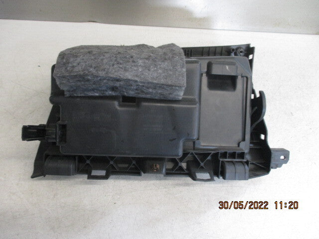 2010 VAUXHALL ASTRA J DASHBOARD GLOVEBOX BLACK 13262608