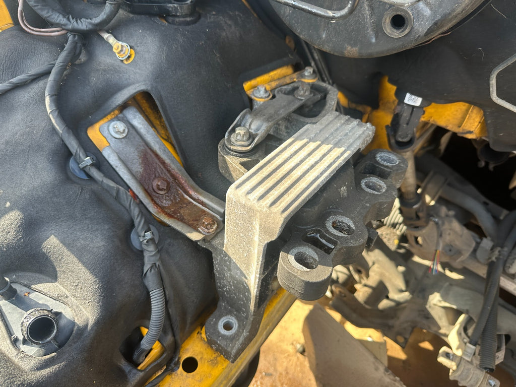2019 MERCEDES SPRINTER W907 2.1 FWD OS DRIVER SIDE ENGINE MOUNT COMPLETE