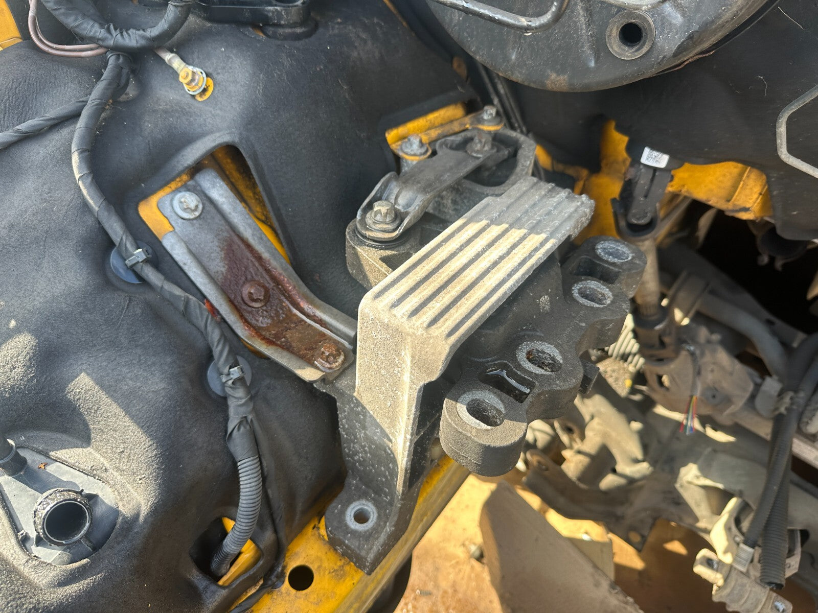 2019 MERCEDES SPRINTER W907 2.1 FWD OS DRIVER SIDE ENGINE MOUNT COMPLETE