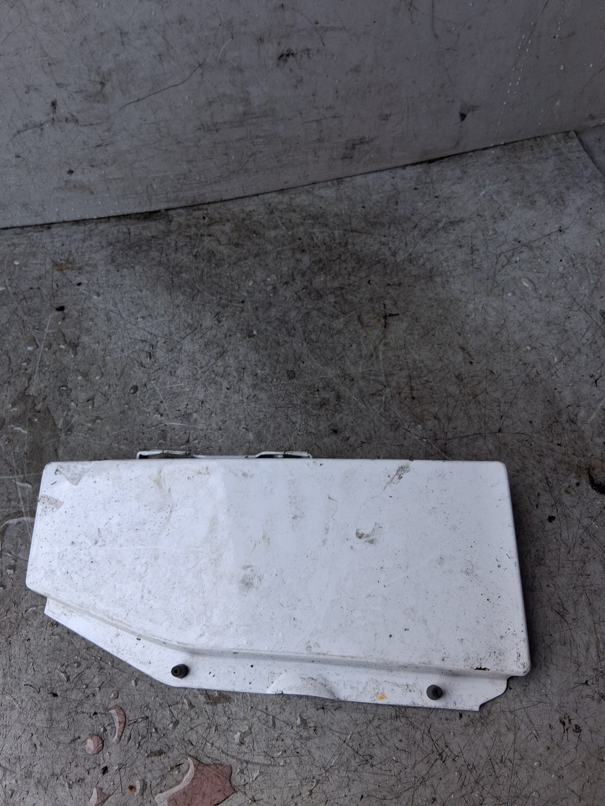 2024 MERCEDES SPRINTER FUEL FILLER CAP COVER FLAP DOOR A9107500000