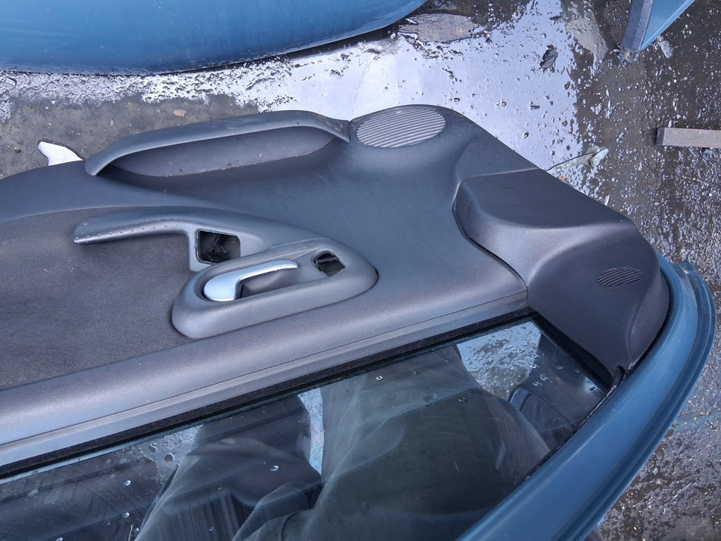 2006 VAUXHALL CORSA C OSF DRIVER SIDE FRONT RIGHT COMPLETE DOOR BLUE