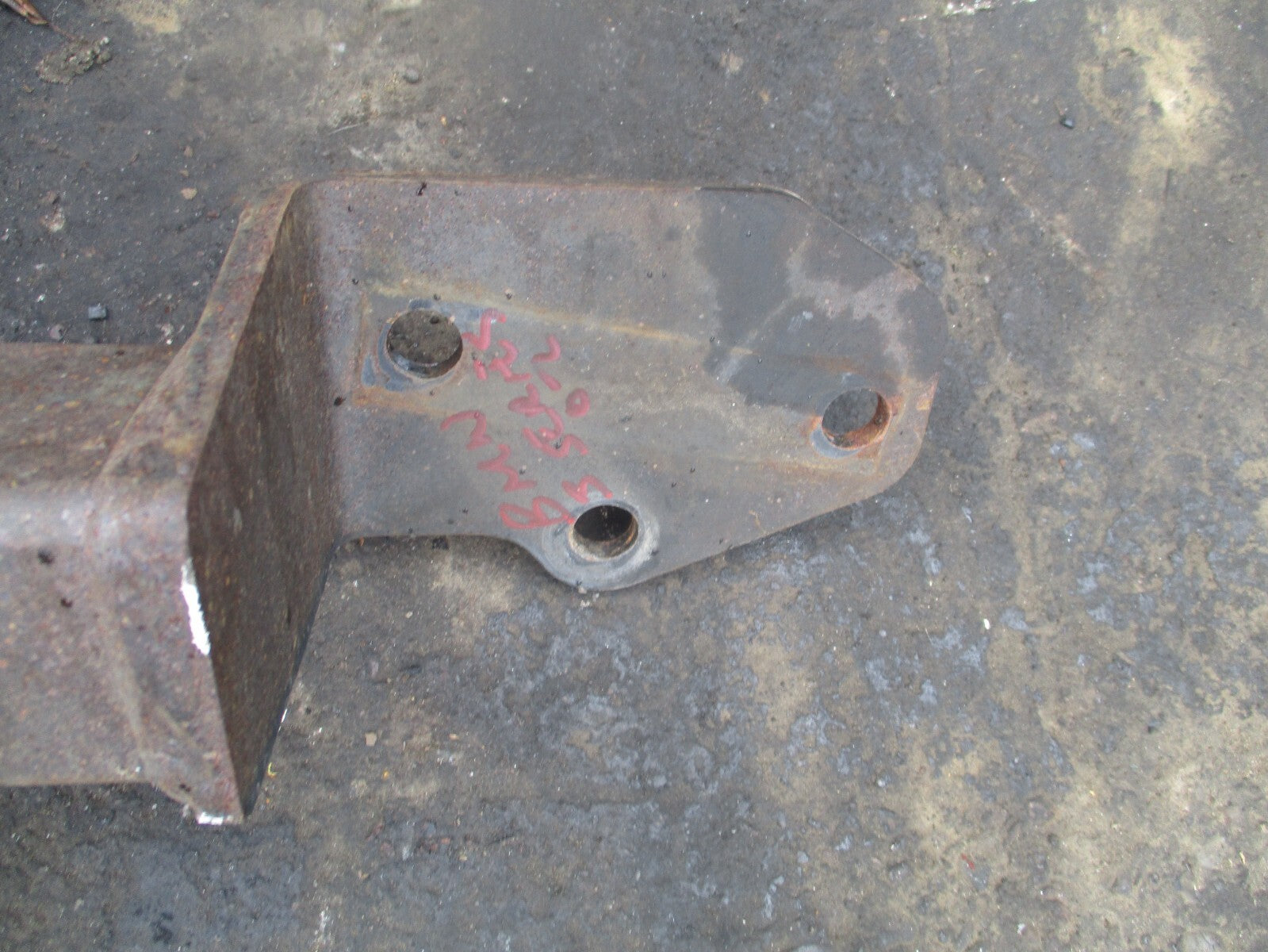 BMW 3 SERIES E46 2002 REAR METAL TOW BAR