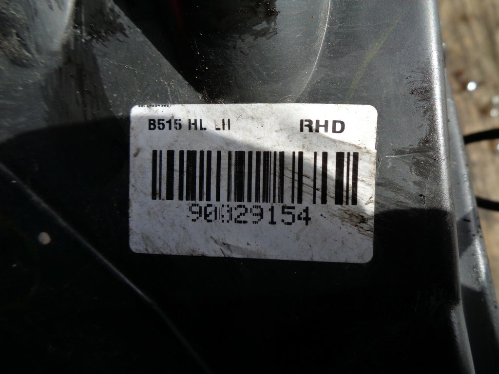 FORD ECOSPORT 2017 1.5 DIESEL PASSENGER NEAR SIDE HEADLIGHT CN1513W030CG DAMAGED