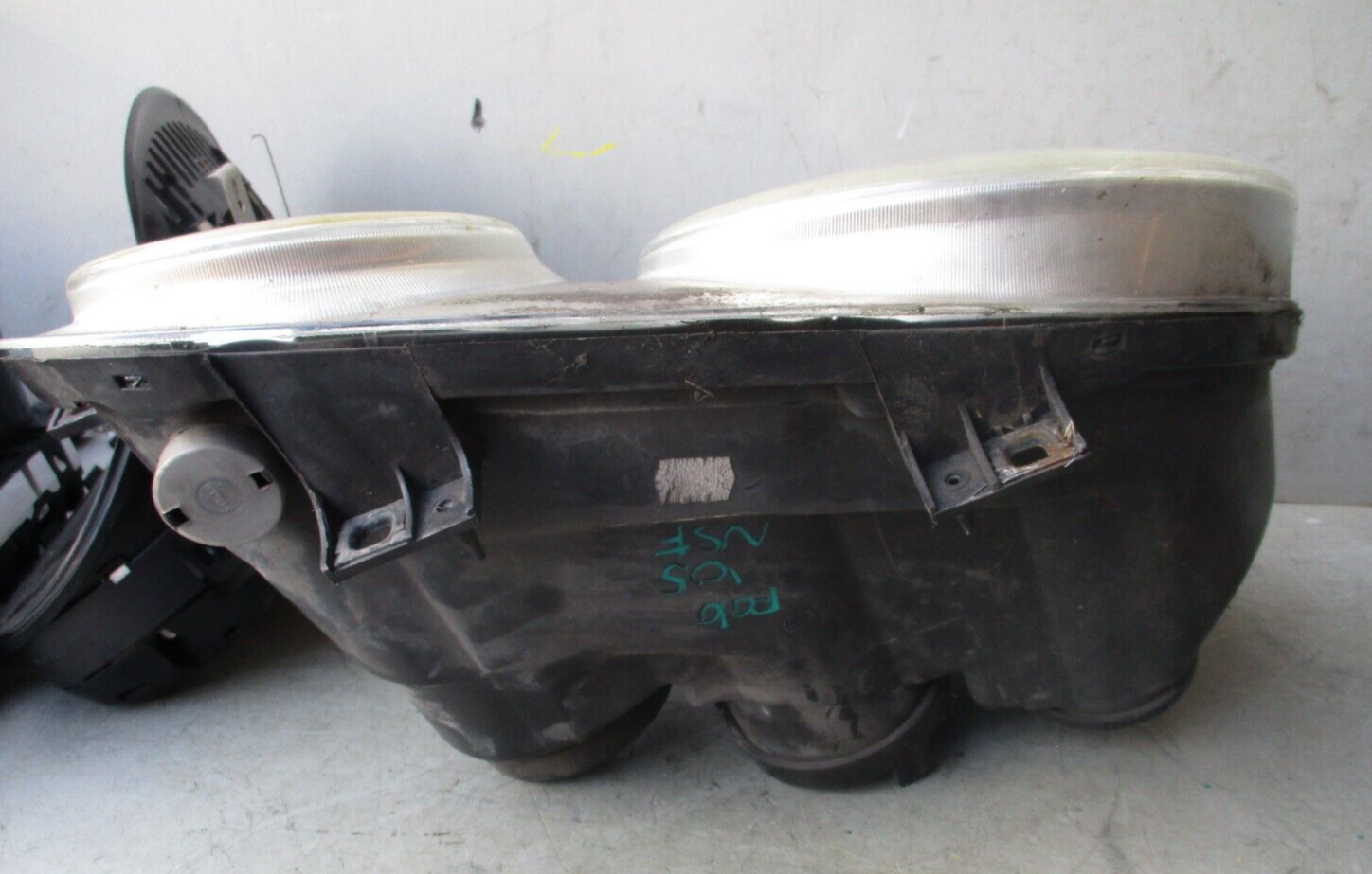 2005 VW VOLKSWAGEN POLO MK4 NSF PASSENGER SIDE FRONT HEADLIGHT HEADLAMP