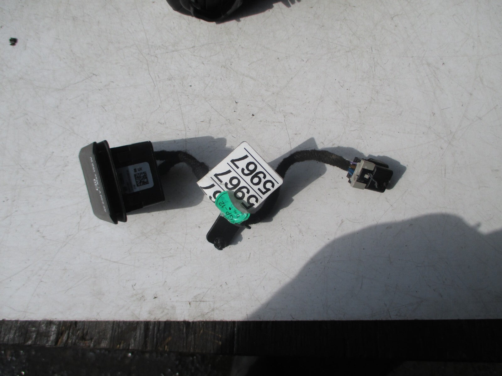VAUXHALL MOKKA 2013 3 PIN PLUG 230V AUTO OUTLET POWER SOCKET 95245967 13280255
