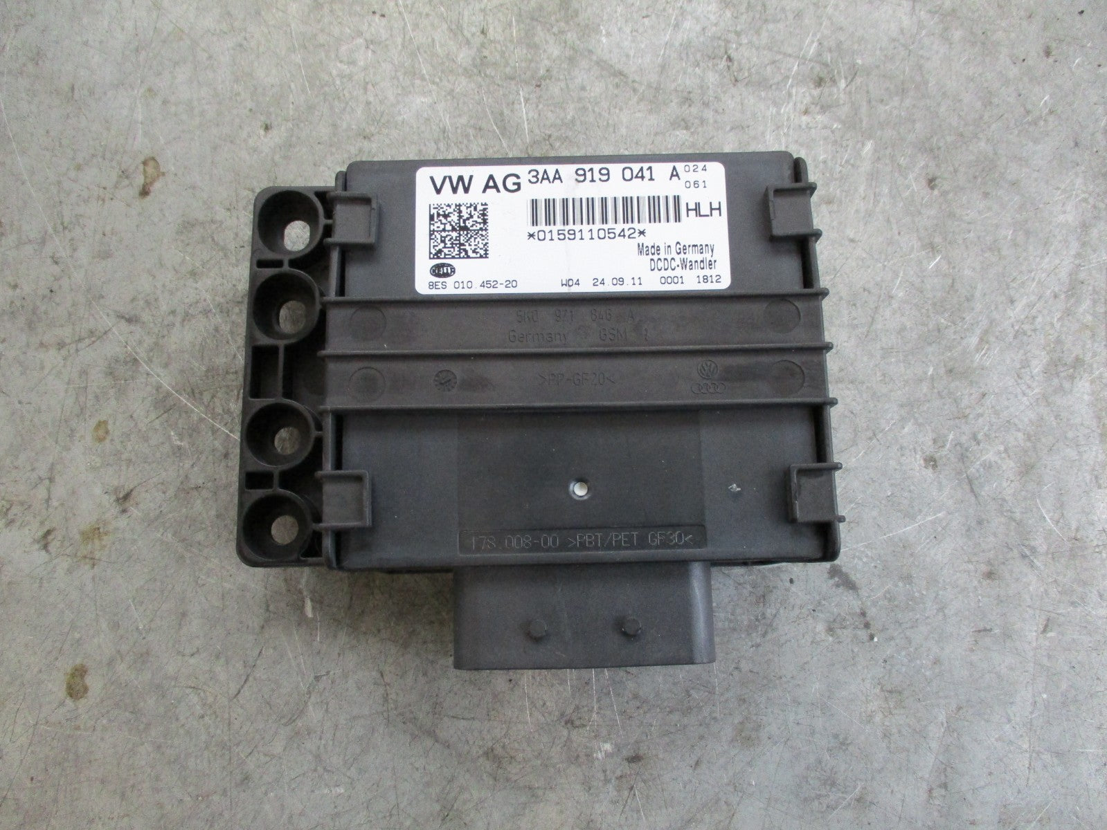 VOLKSWAGEN GOLF 5K (MK6) VOLTAGE STABILISER CONTROL MODULE 3AA919041A