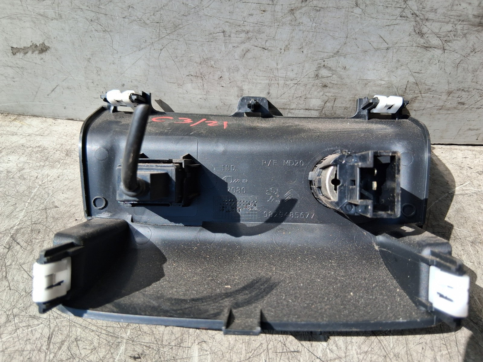 2021 CITROEN C3 MK3 POWER OUTLET SOCKET & TRIM COVER PANEL 9829485677