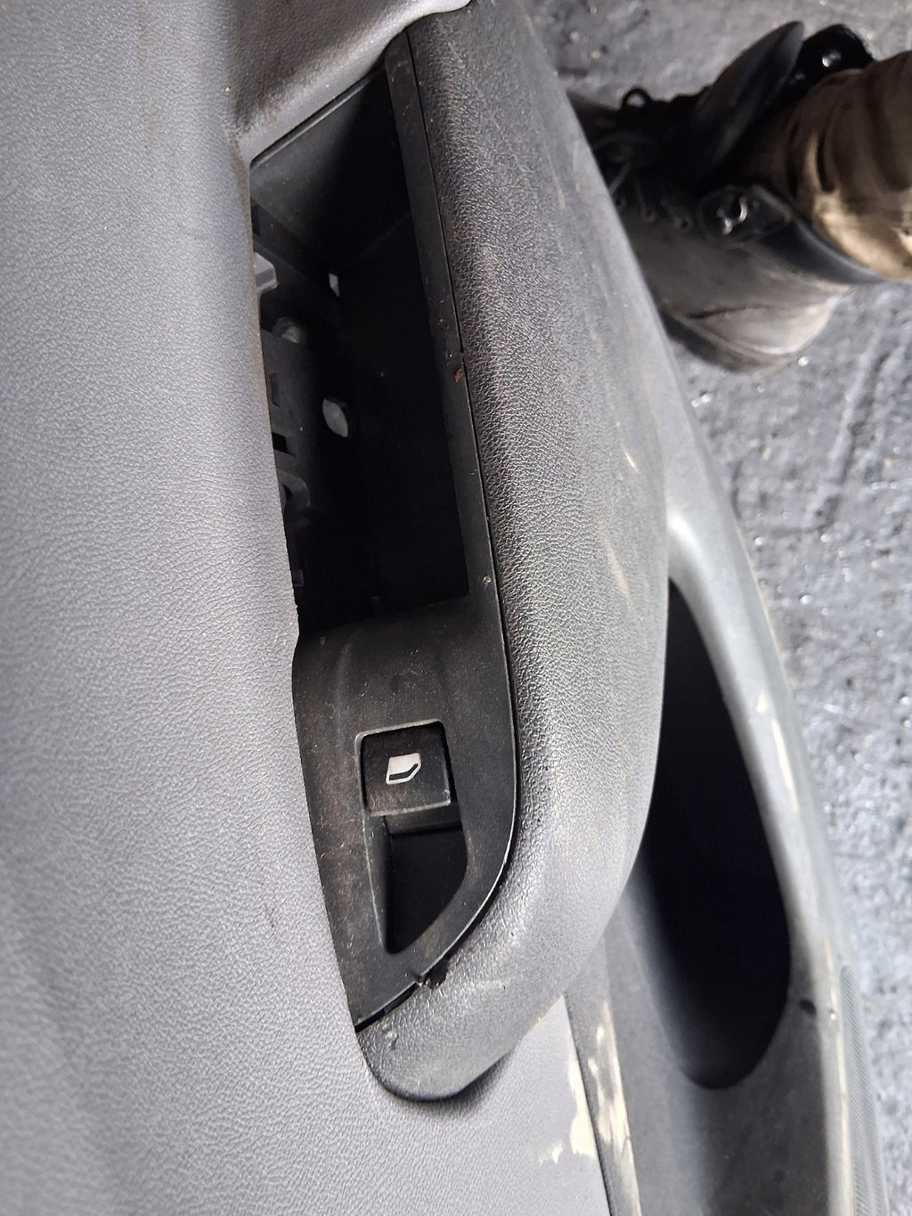2018 VAUXHALL CROSSLAND OSR DRIVER SIDE REAR INNER DOOR CARD 1736209X
