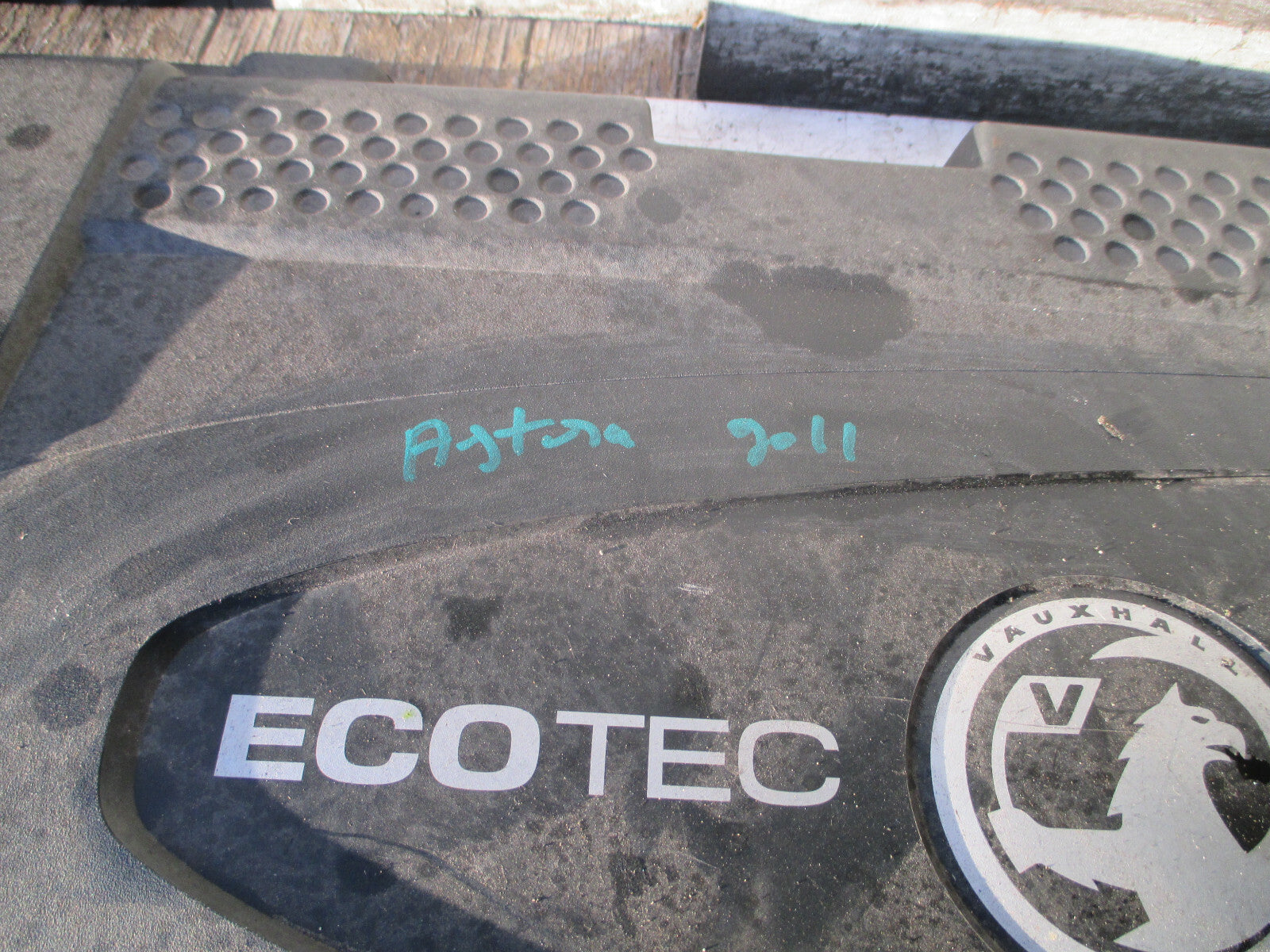 VAUXHALL ASTRA J 2011 2.0 DIESEL ENGINE COVER 31567156